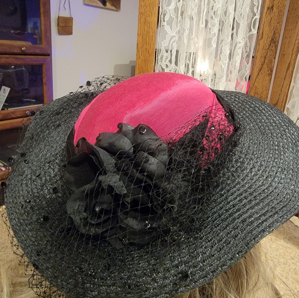 WHITTALL AND SHON BLACK AND   PINK FORMAL  HAT BEAUTIFUL SZ L